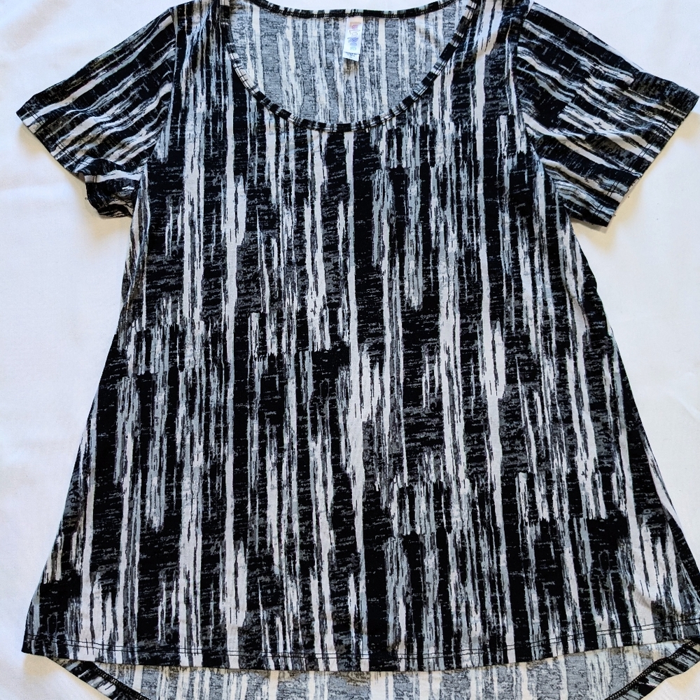 NWOT LuLaRoe Perfect Tee